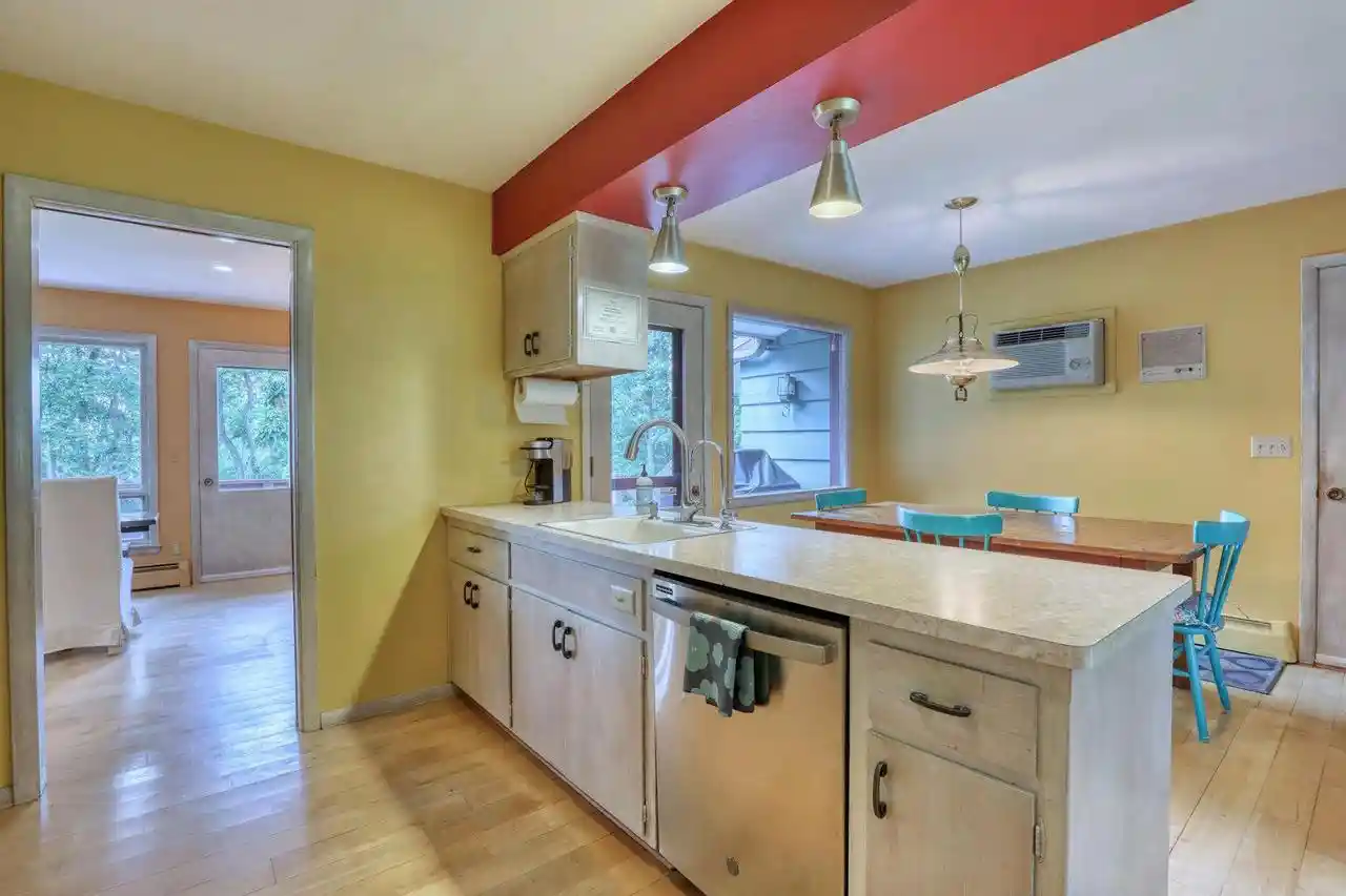 5th image of 1905 Hillside Dr Dr, Delafield, WI 53018 | MLS# 1971930