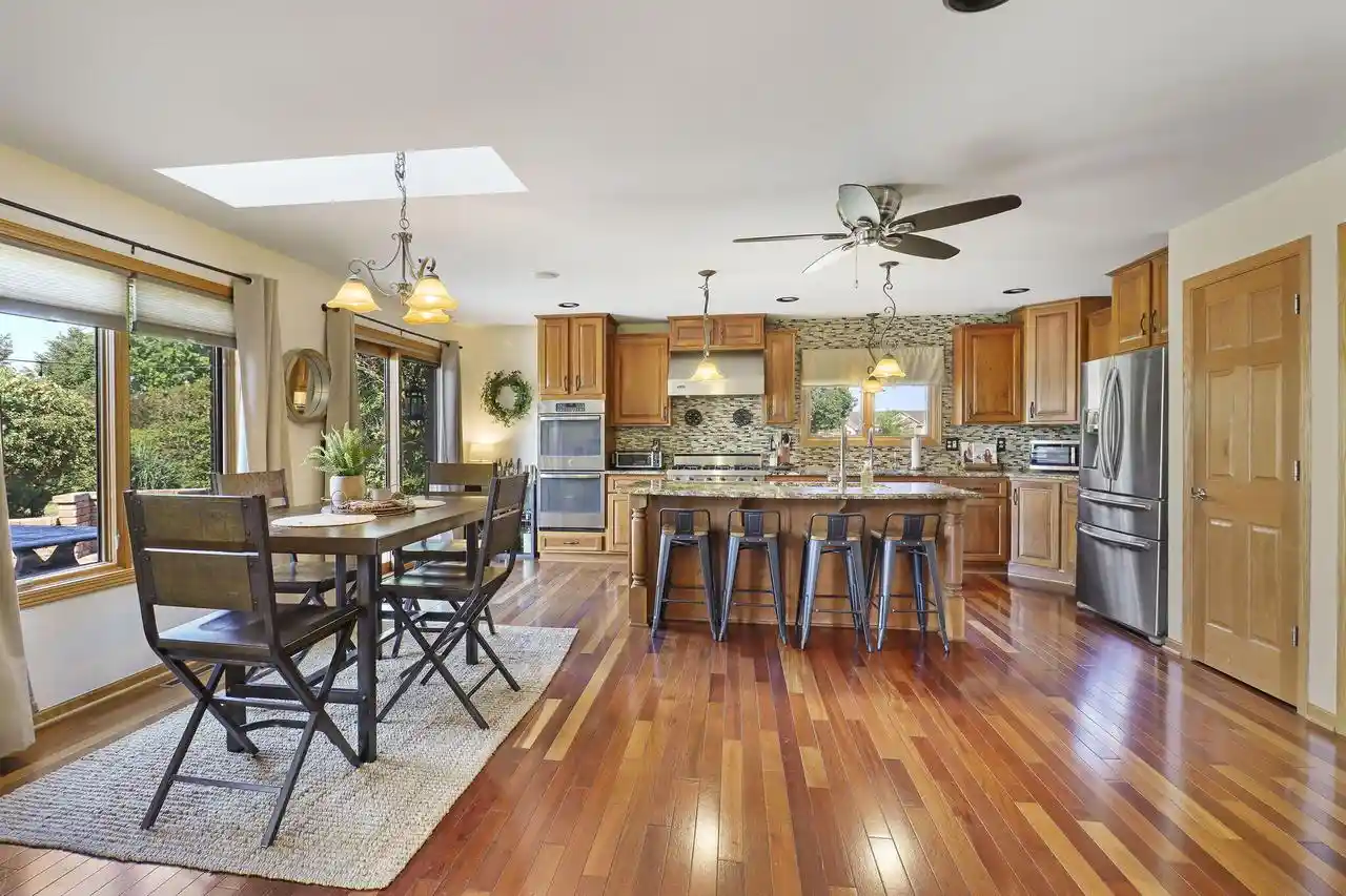 2nd image of 2714 10th Pl Pl, Kenosha, WI 53140 | MLS# 1971927