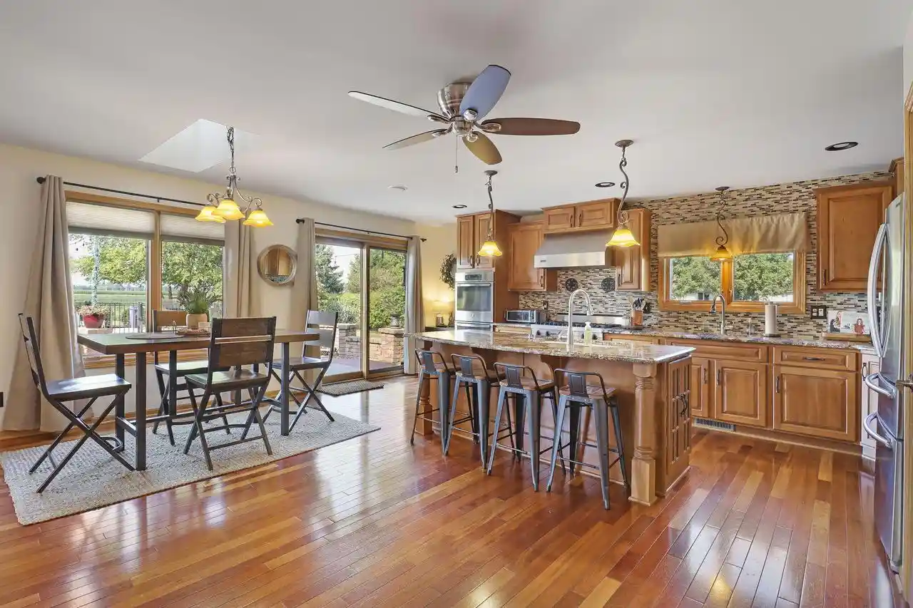 4th image of 2714 10Th Pl Pl, Kenosha, WI 53140 | MLS# 1971927