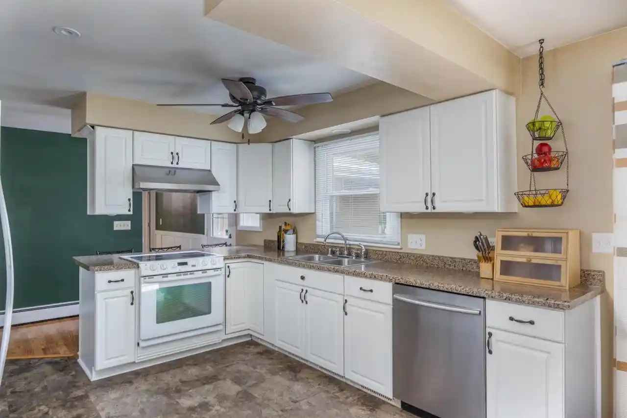 2nd image of 150 S Lee Street Street, Appleton, WI 54915 | MLS# 50329227