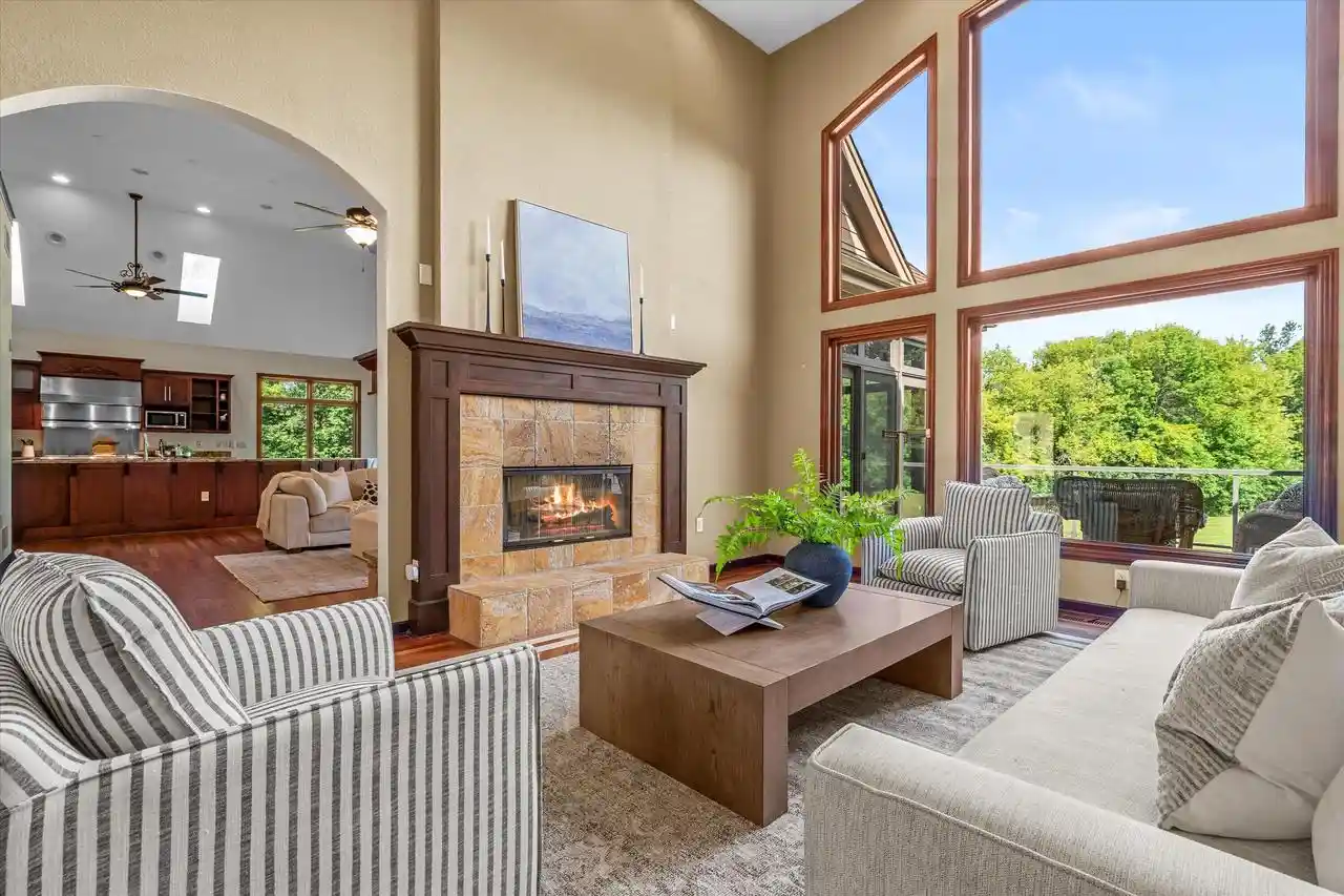 2nd image of 4042 Coopers Hawk Dr Dr, Hubertus, WI 53033 | MLS# 1971939