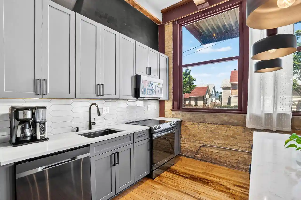 1st image of 215 W Maple St St, Milwaukee, WI 53204