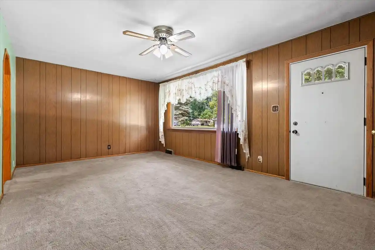 4th image of 10549 S 4Th Avenue Avenue, Oak Creek, WI 53154 | MLS# 1971953