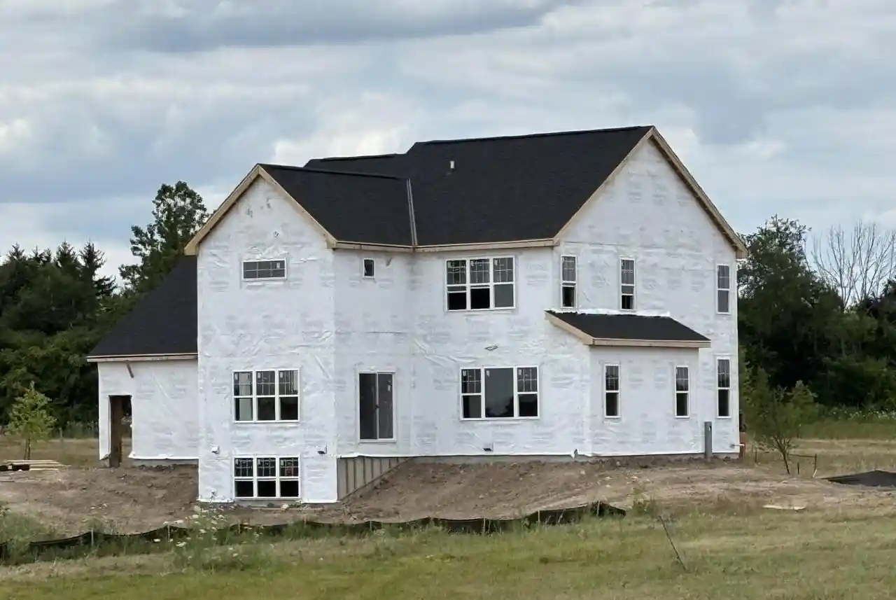2nd image of 9333 W Cob Dr Dr, Mequon, WI 53097 | MLS# 1971952