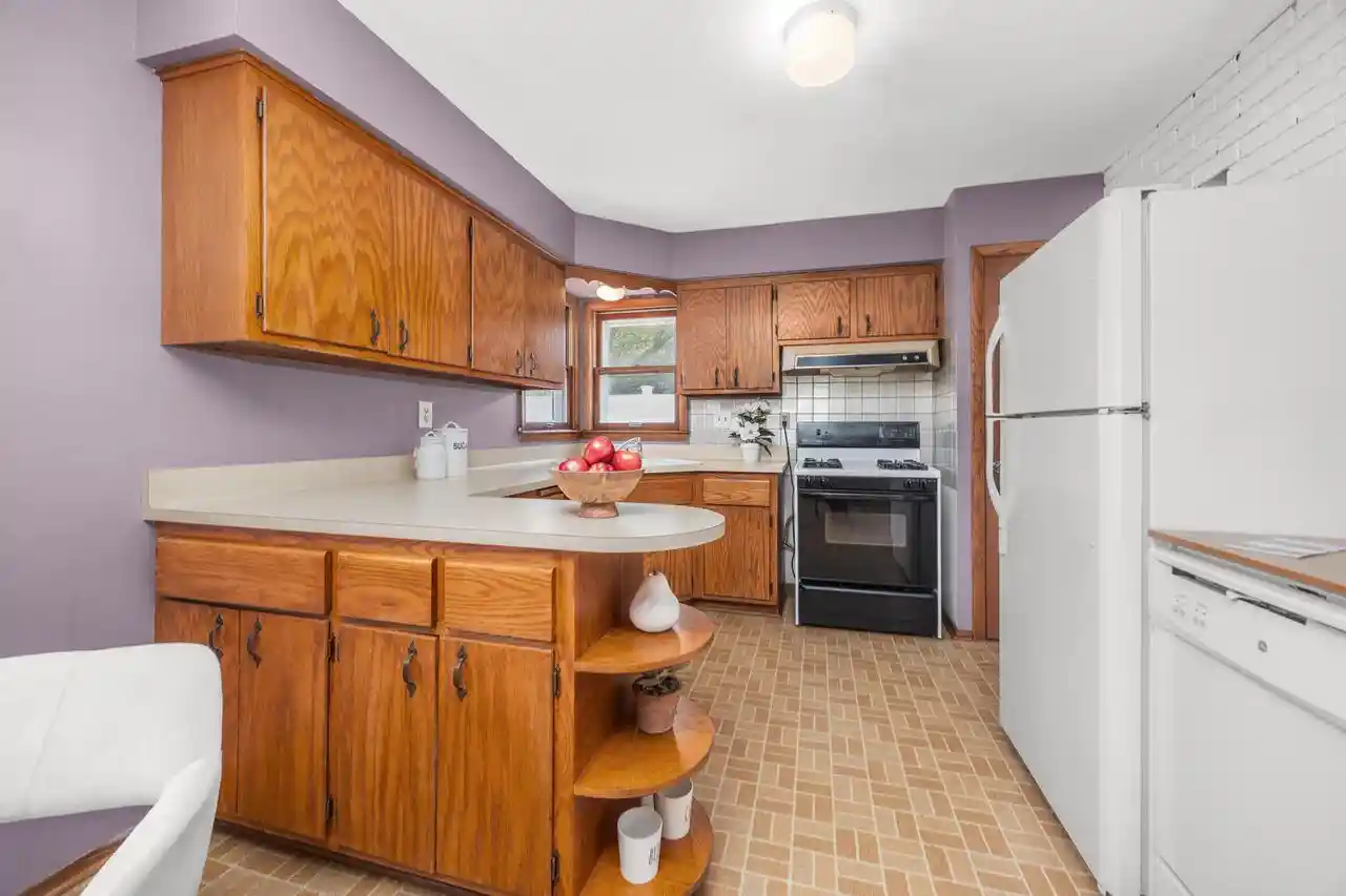 3rd image of 2940 E Wanda Avenue Avenue, Cudahy, WI 53110 | MLS# 1971959