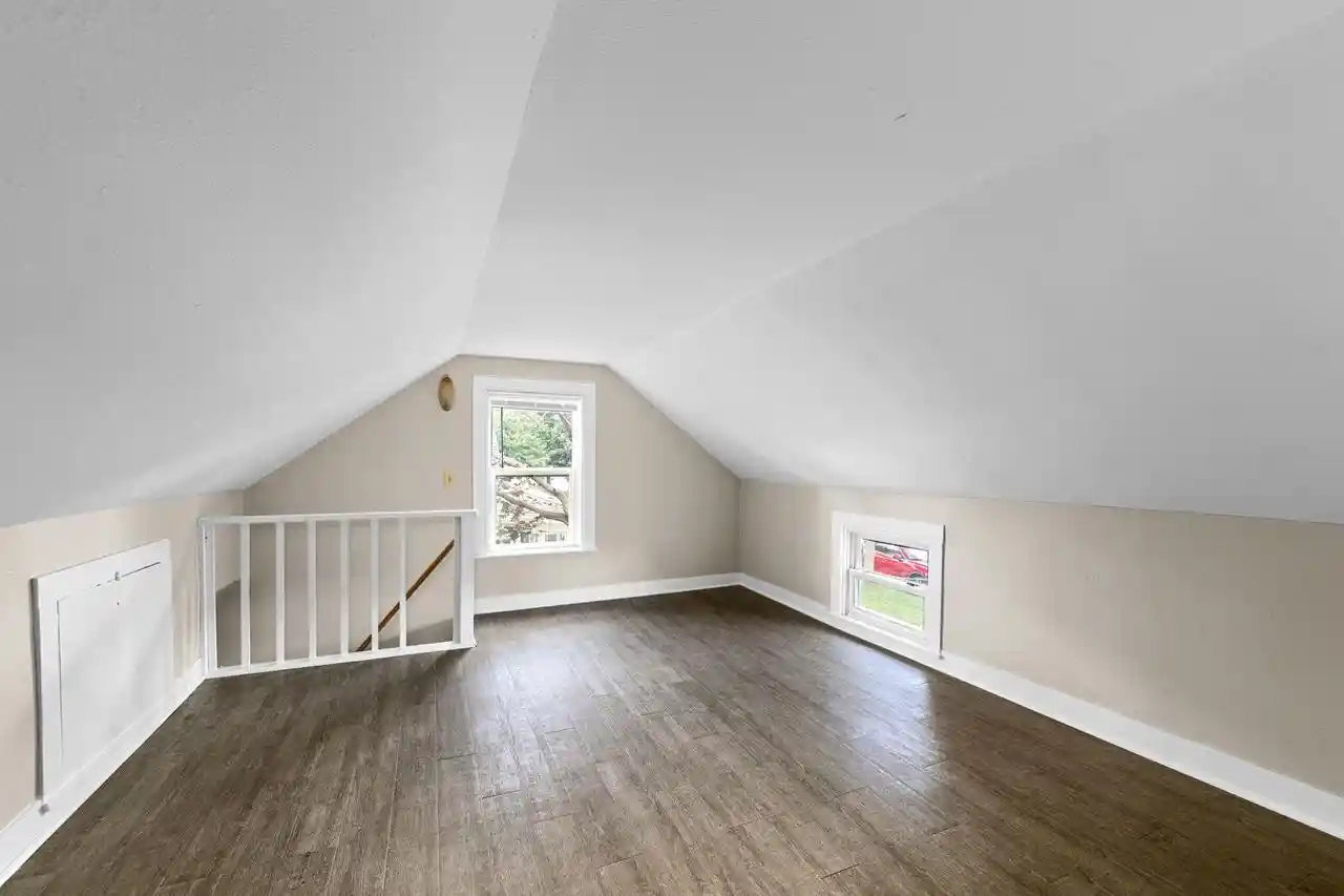 2nd image of 1105 19th Street S Street S, La Crosse, WI 54601 | MLS# 1971966