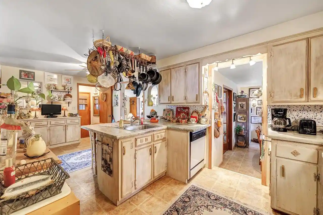 41st image of 1762 Chateau Dr Dr, Green Bay, WI 54304 | MLS# 50329256