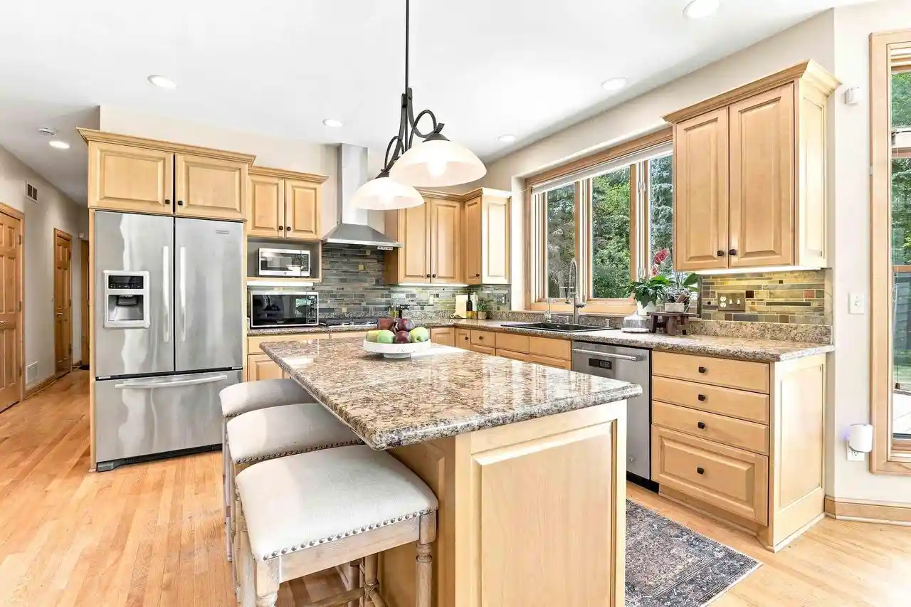 4th image of 10105 N Parkside Court Court, Mequon, WI 53092 | MLS# 1971983