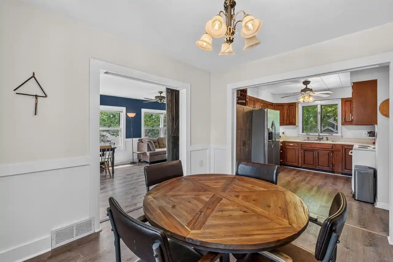 4th image of 30421 Forest Dr Dr, Burlington, WI 53105 | MLS# 1971984