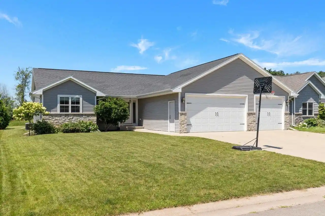 Photo 1 of Single family home for sale at N8973 Spring Valley Road Road, Menasha, WI 54952 | MLS# 50329282 | Listing updated on 2026-09-14
