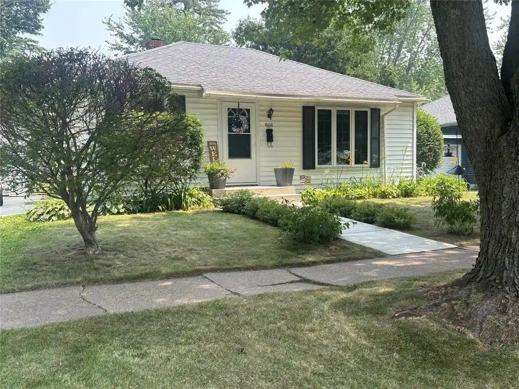 2nd image of 1608 Douglas Street Street, Menomonie, WI 54751 | MLS# 1603337