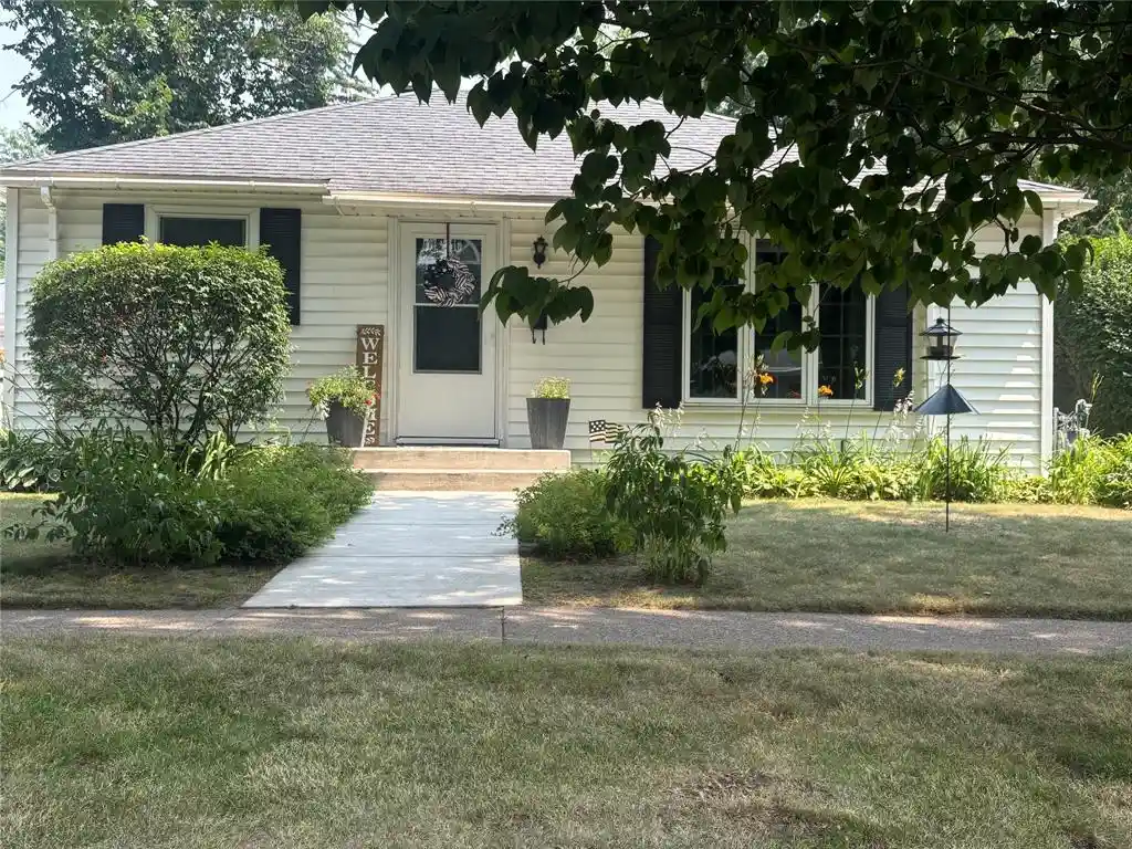 3rd image of 1608 Douglas Street Street, Menomonie, WI 54751 | MLS# 1603337