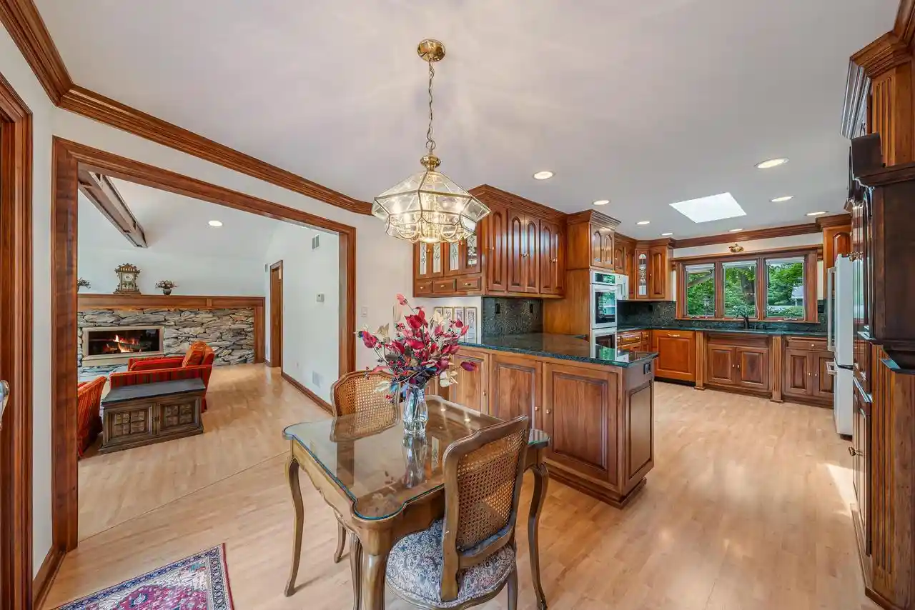 4th image of W270S3575 Oak Knoll Dr Dr, Waukesha, WI 53189 | MLS# 50329192