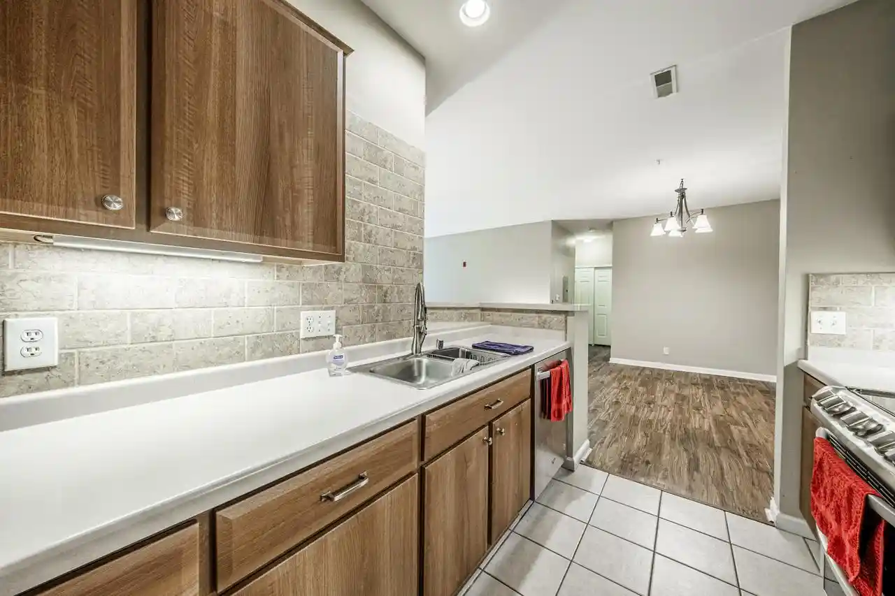 4th image of N113W16241 Sylvan Circle Circle #104, Germantown, WI 53022 | MLS# 1972013