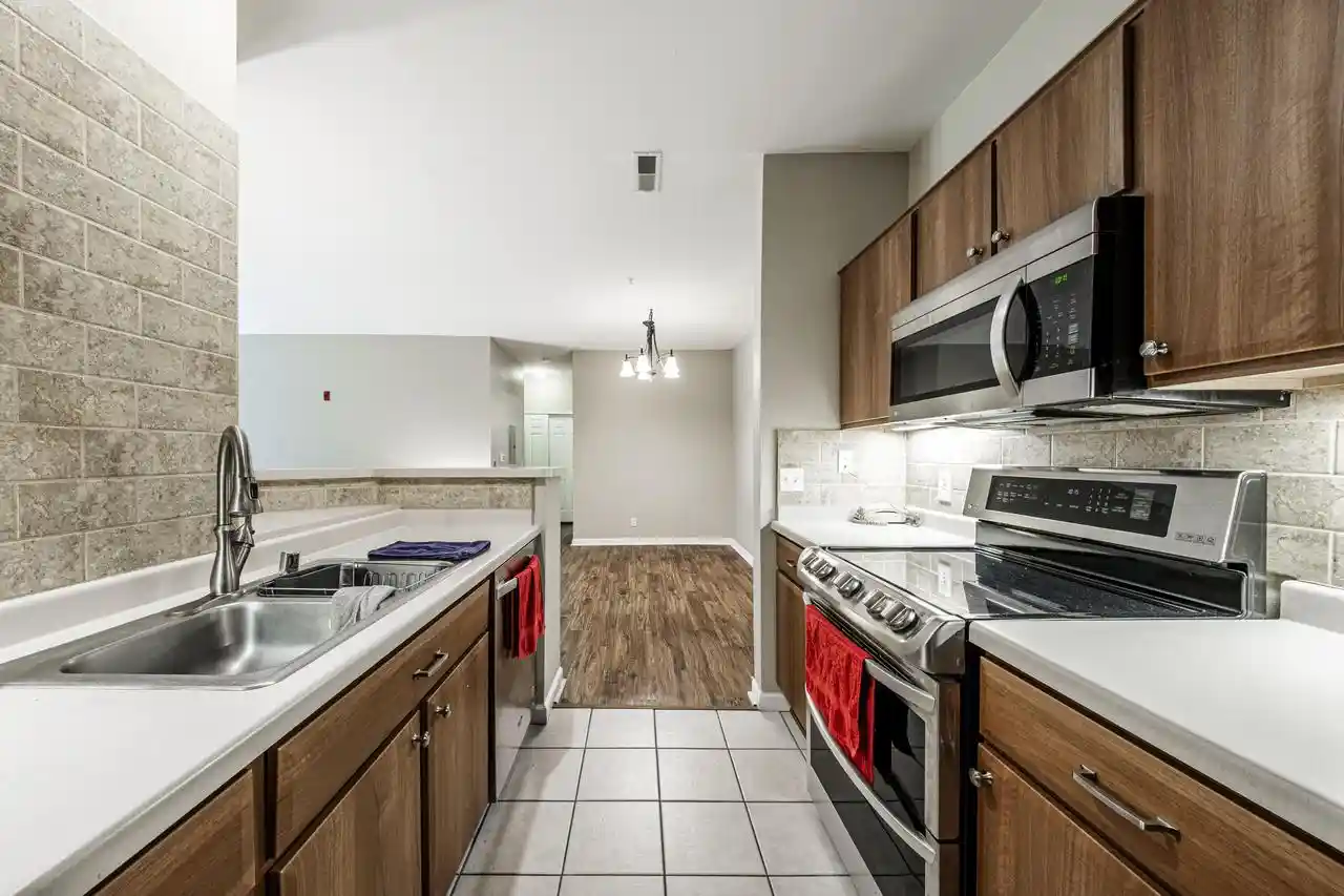 5th image of N113W16241 Sylvan Circle Circle #104, Germantown, WI 53022 | MLS# 1972013