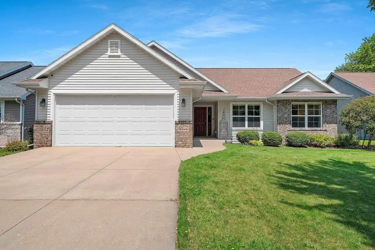 Photo 1 of Single family home for sale at 2744 W Commonwealth Court Court, Appleton, WI 54914 | MLS# 50329292 | Listing updated on 2026-08-03