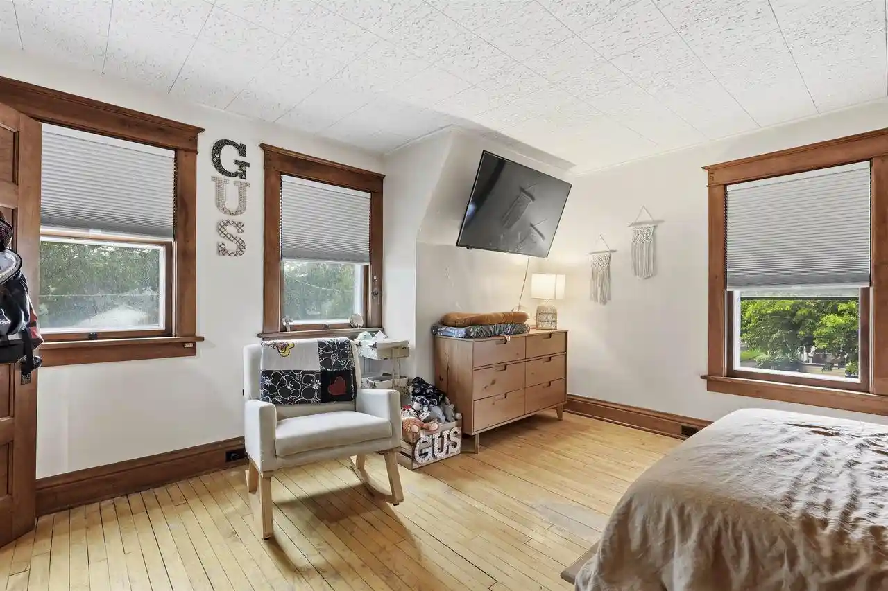 5th image of 1044 Mt Vernon Street Street, Oshkosh, WI 54901 | MLS# 50329291