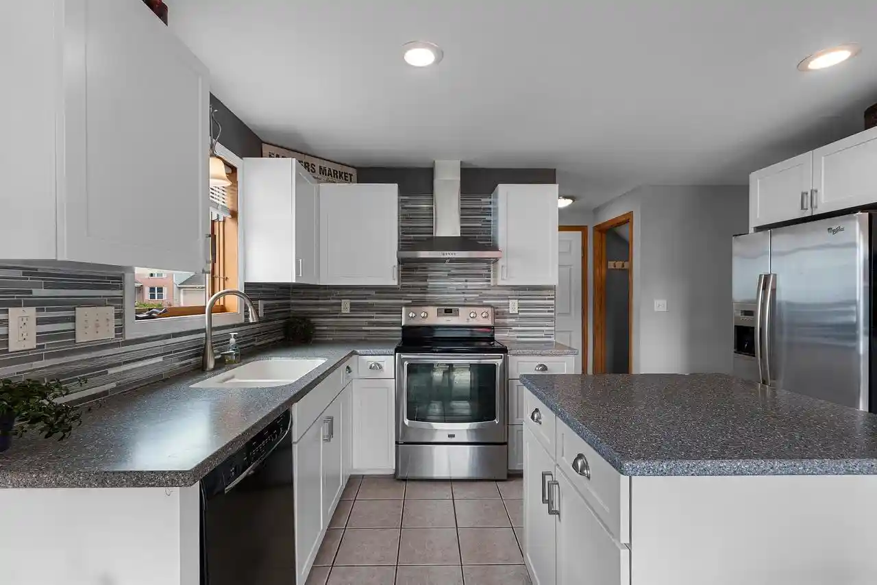 2nd image of 1275 N Franco Court Court, De Pere, WI 54115 | MLS# 50329251