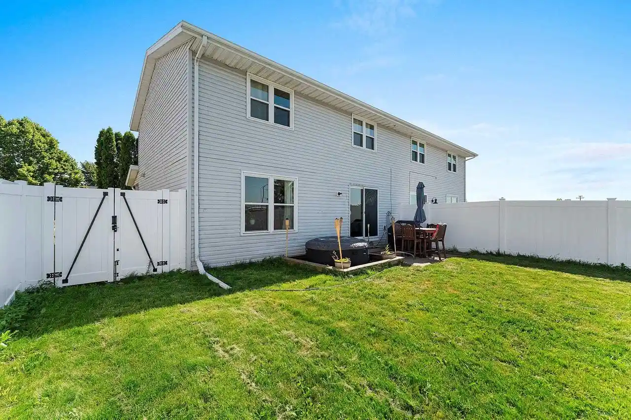 3rd image of 2745 Monaco Dr Dr, Green Bay, WI 54311 | MLS# 50329309