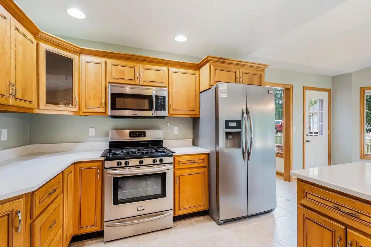3rd image of 715 Jennifer Court Court, Omro, WI 54963 | MLS# 50329303