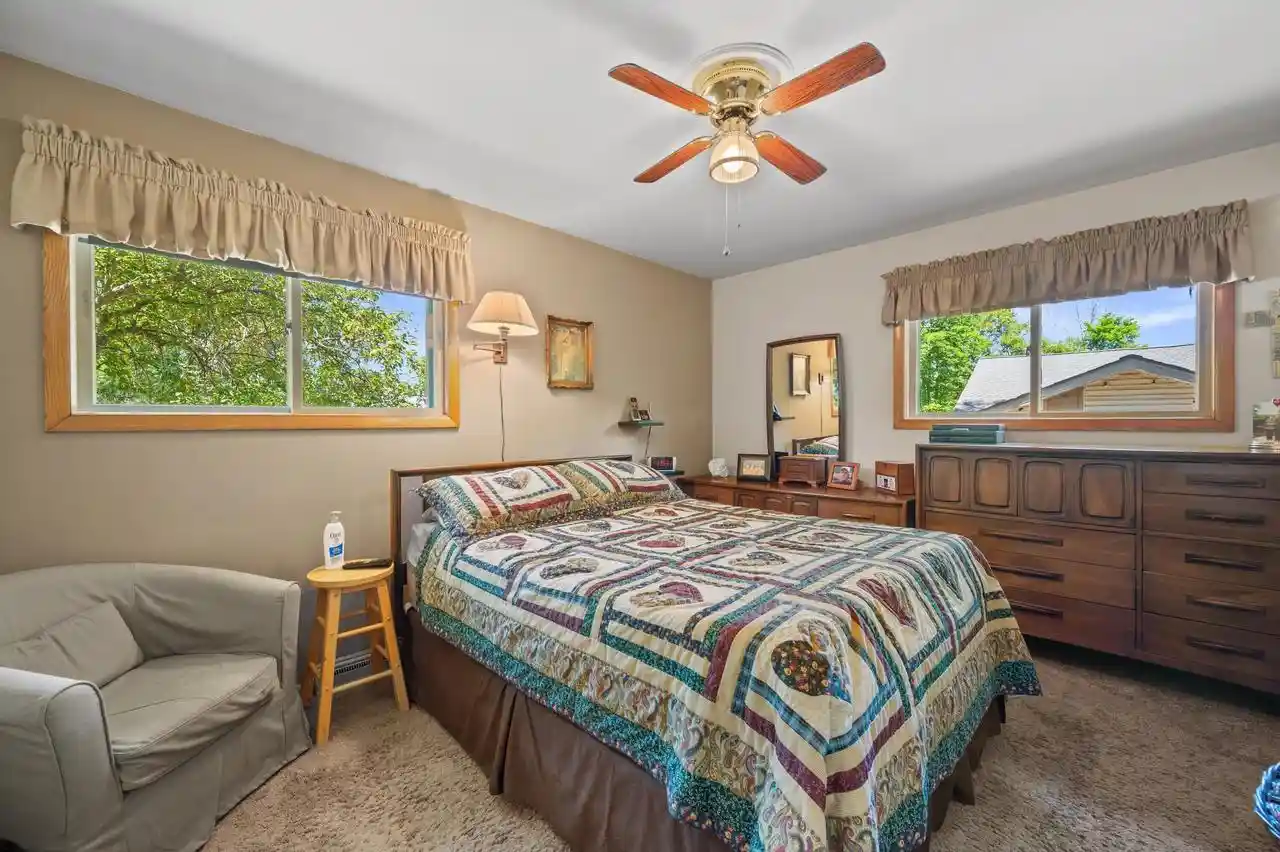 5th image of 4880 S 37th Street Street, Greenfield, WI 53221 | MLS# 1972031