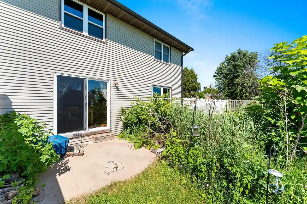 3rd image of 2744 Monaco Dr Dr, Green Bay, WI 54311 | MLS# 50329305