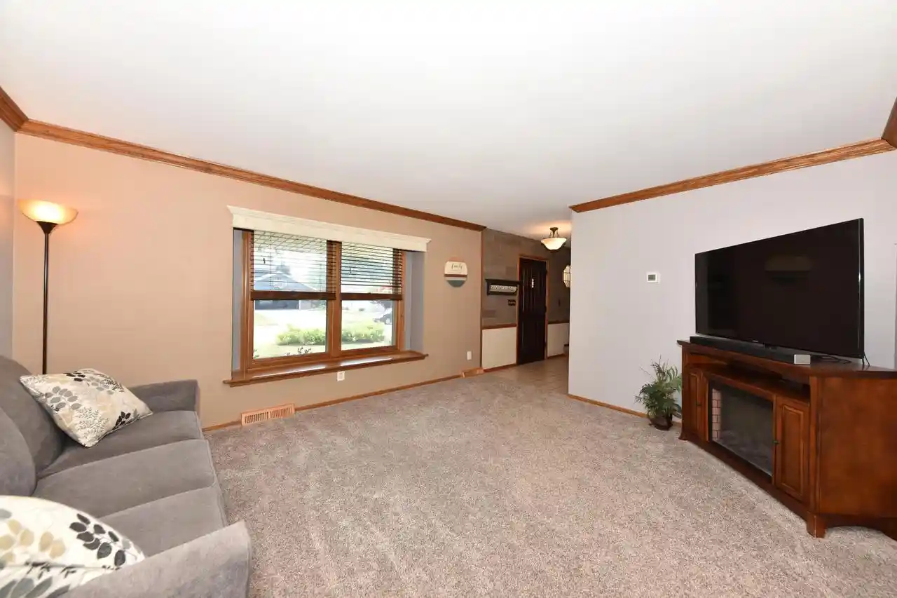 3rd image of W163N10578 Ridgeview Lane Lane, Germantown, WI 53022 | MLS# 1972046