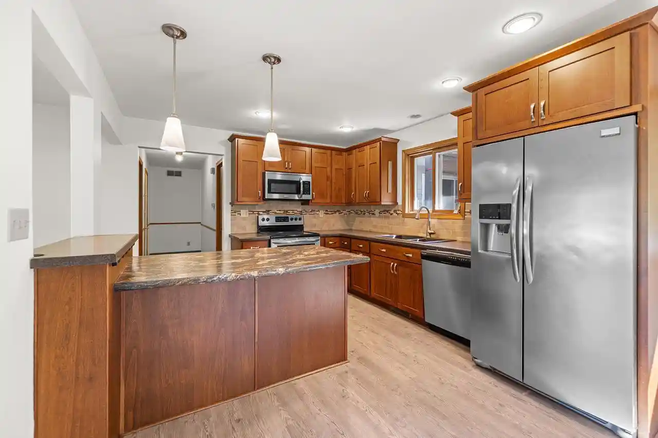 5th image of 2000 Juniper Lane Lane, Plover, WI 54467 | MLS# 22603345