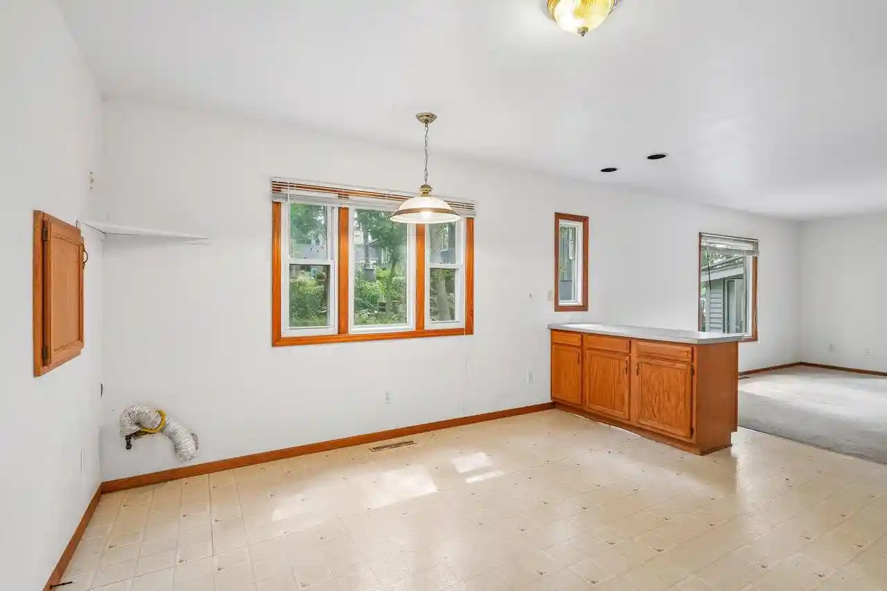4th image of 115 E Lake Lane Lane, Colgate, WI 53017 | MLS# 1972052