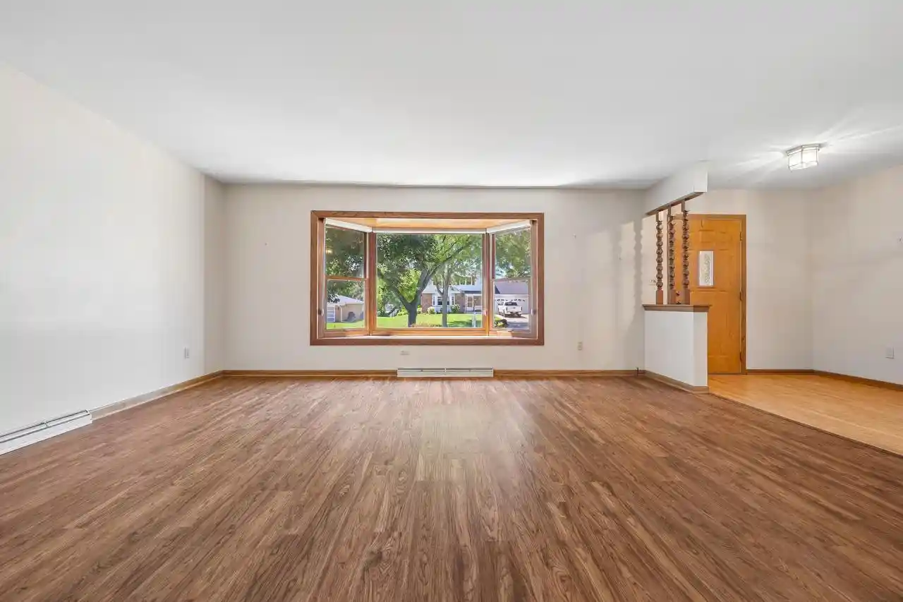 image of 7557 Chapel Hill Court N Court N, Franklin, WI 53132 | MLS# 1972066