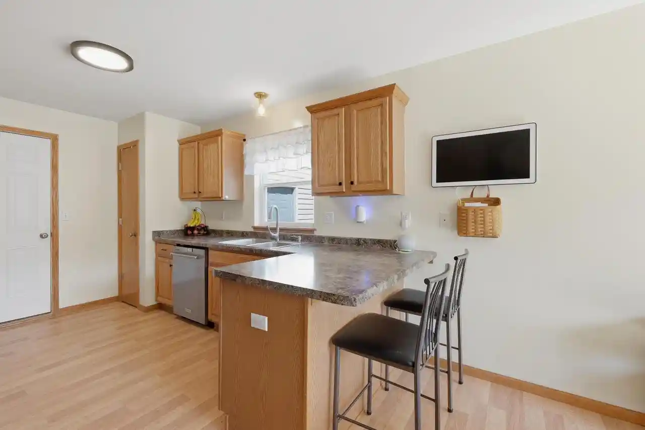 3rd image of 1365 Savannah Woods Dr Dr, Edgerton, WI 53534 | MLS# 2028295