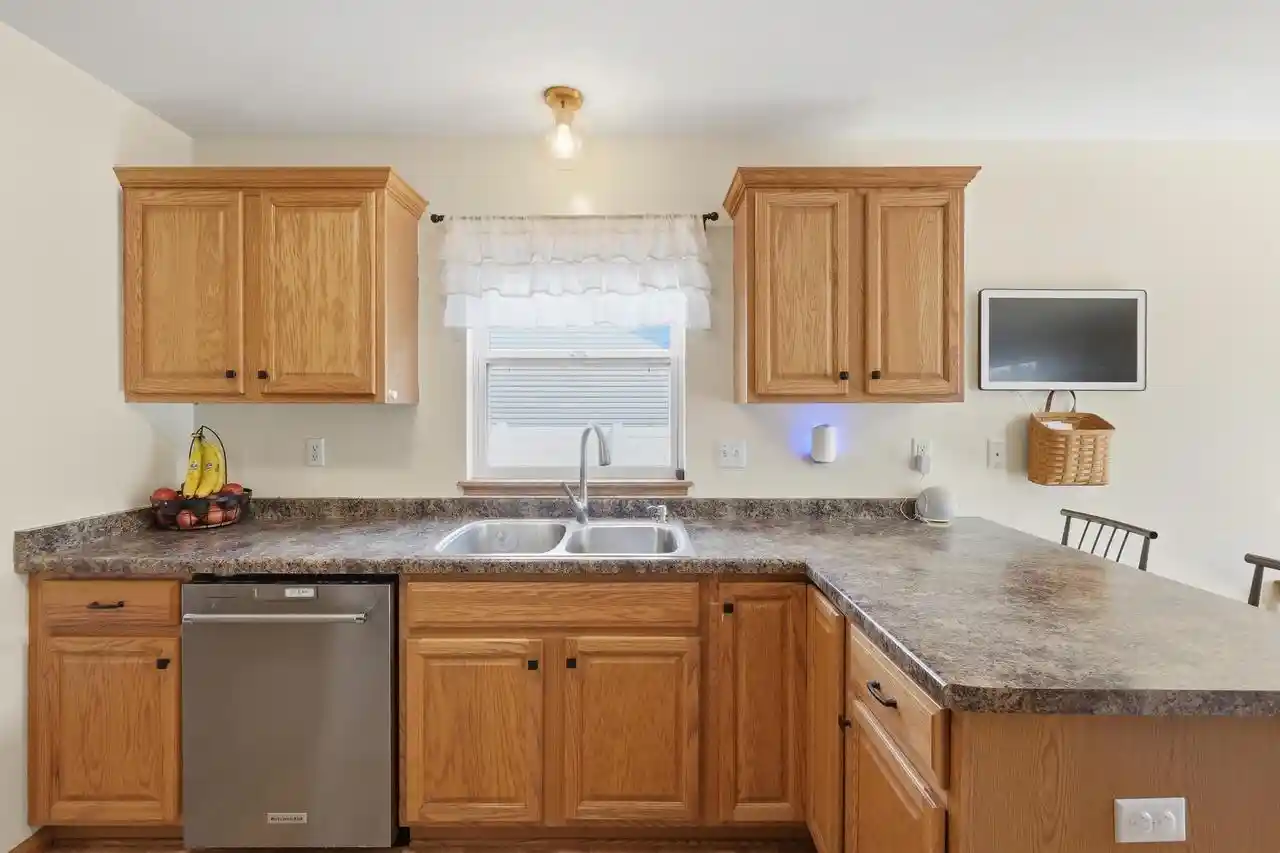 4th image of 1365 Savannah Woods Dr Dr, Edgerton, WI 53534 | MLS# 2028295