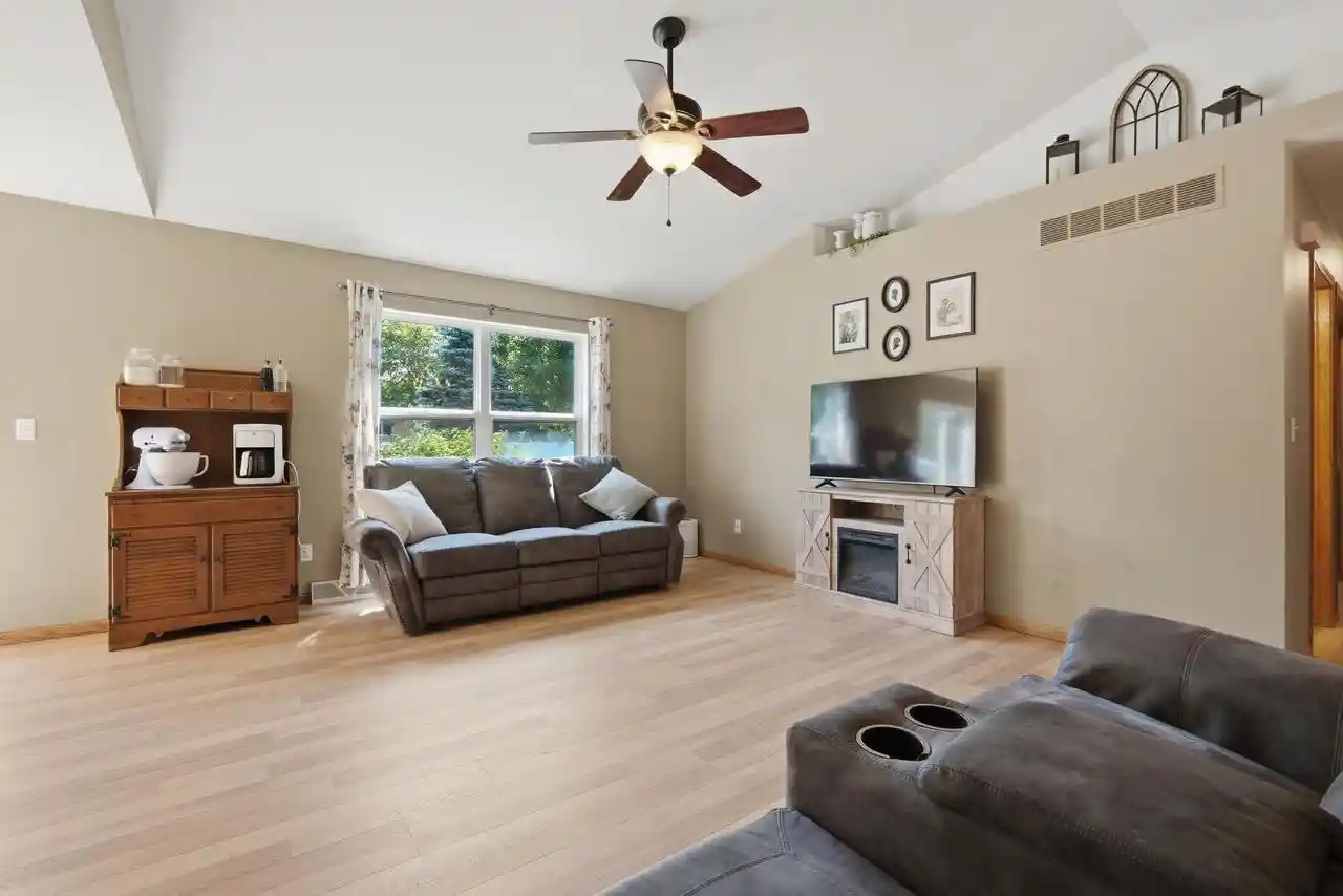 51st image of 1365 Savannah Woods Dr Dr, Edgerton, WI 53534 | MLS# 2028295