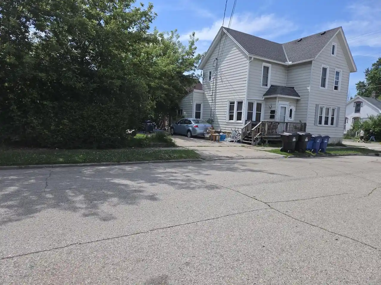 Photo 3 of Sale Pending at 1654 Saint Clair Street Street, Racine, WI 53402 | MLS# 1972076 | Listing updated on 2026-09-04