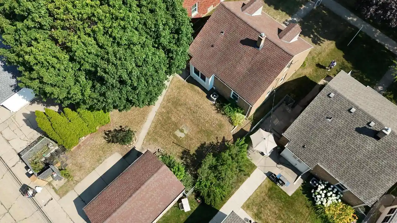 4th image of 3450 E Allerton Avenue Avenue, Cudahy, WI 53110 | MLS# 1972094