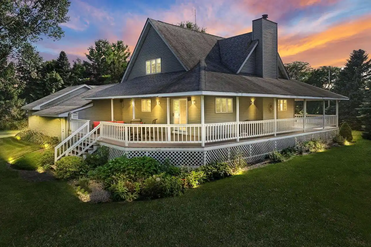 1st image of 9225 160th Avenue Avenue, Bristol, WI 53104 | MLS# 1972095