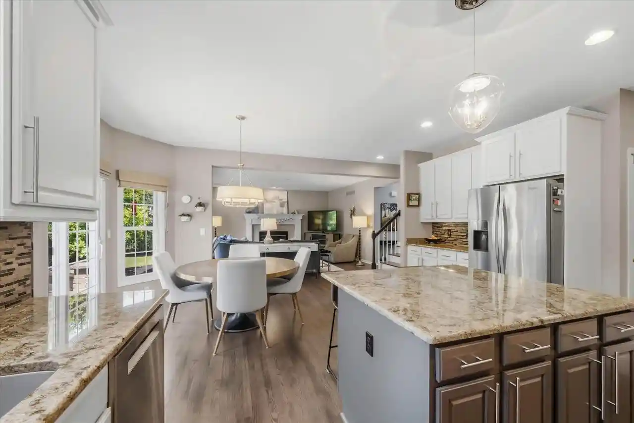 5th image of W73N413 Greystone Dr Dr, Cedarburg, WI 53012 | MLS# 1972097