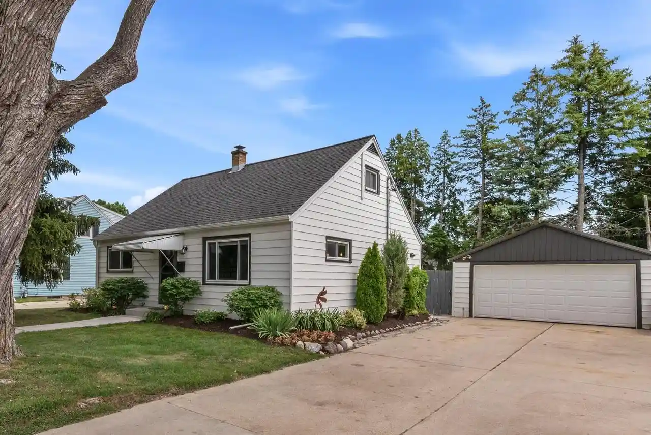 1st image of 1108 4th Avenue Avenue, Grafton, WI 53024 | MLS# 1972100