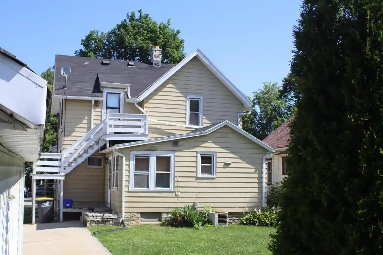 4th image of 117 Cook Street Street, Waukesha, WI 53186 | MLS# 1972102