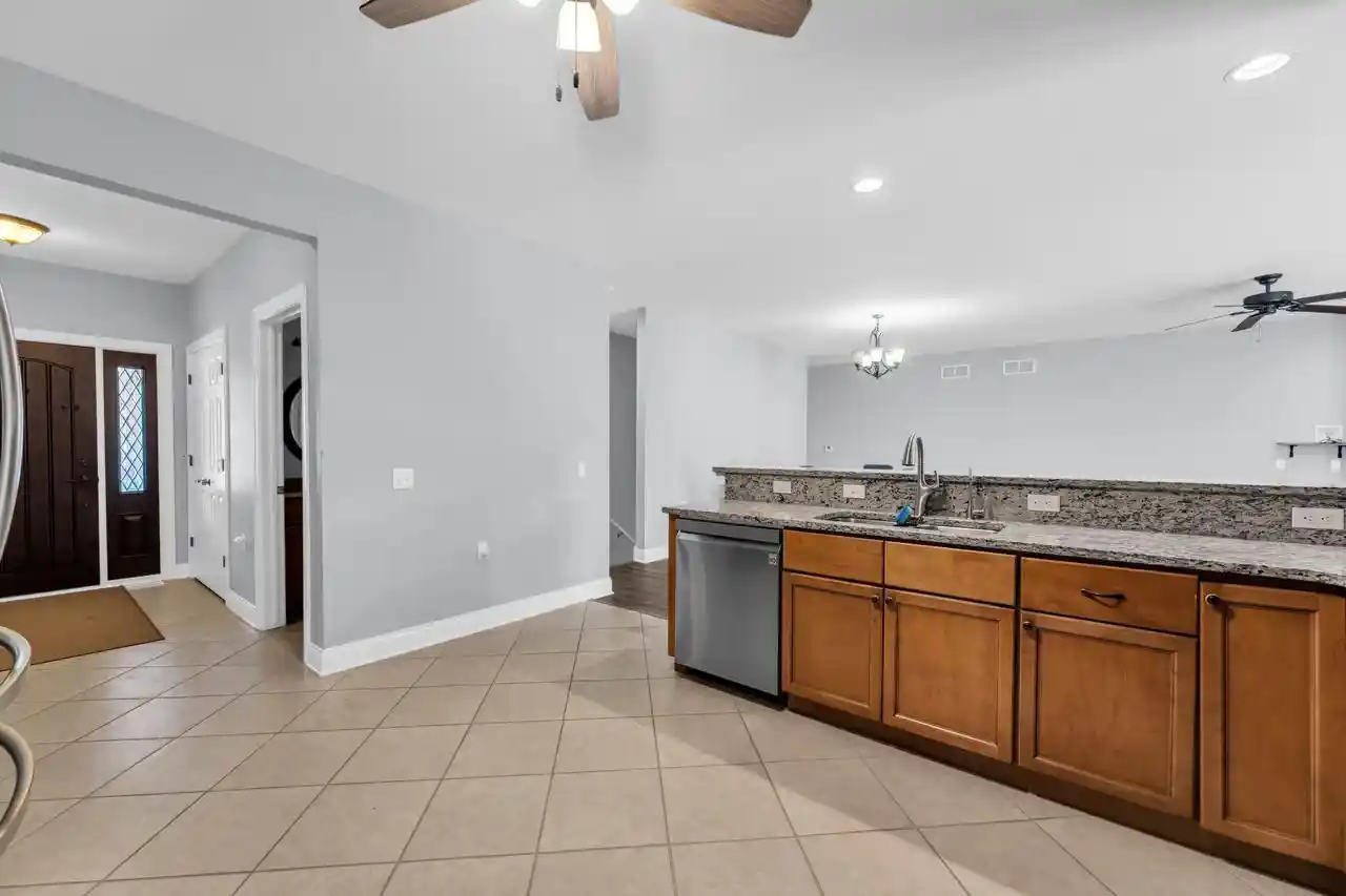 Listing Photo 4 - Condo for sale in building located at 1800 La Salle St St, Lake Geneva, WI 53147 - Unit #2