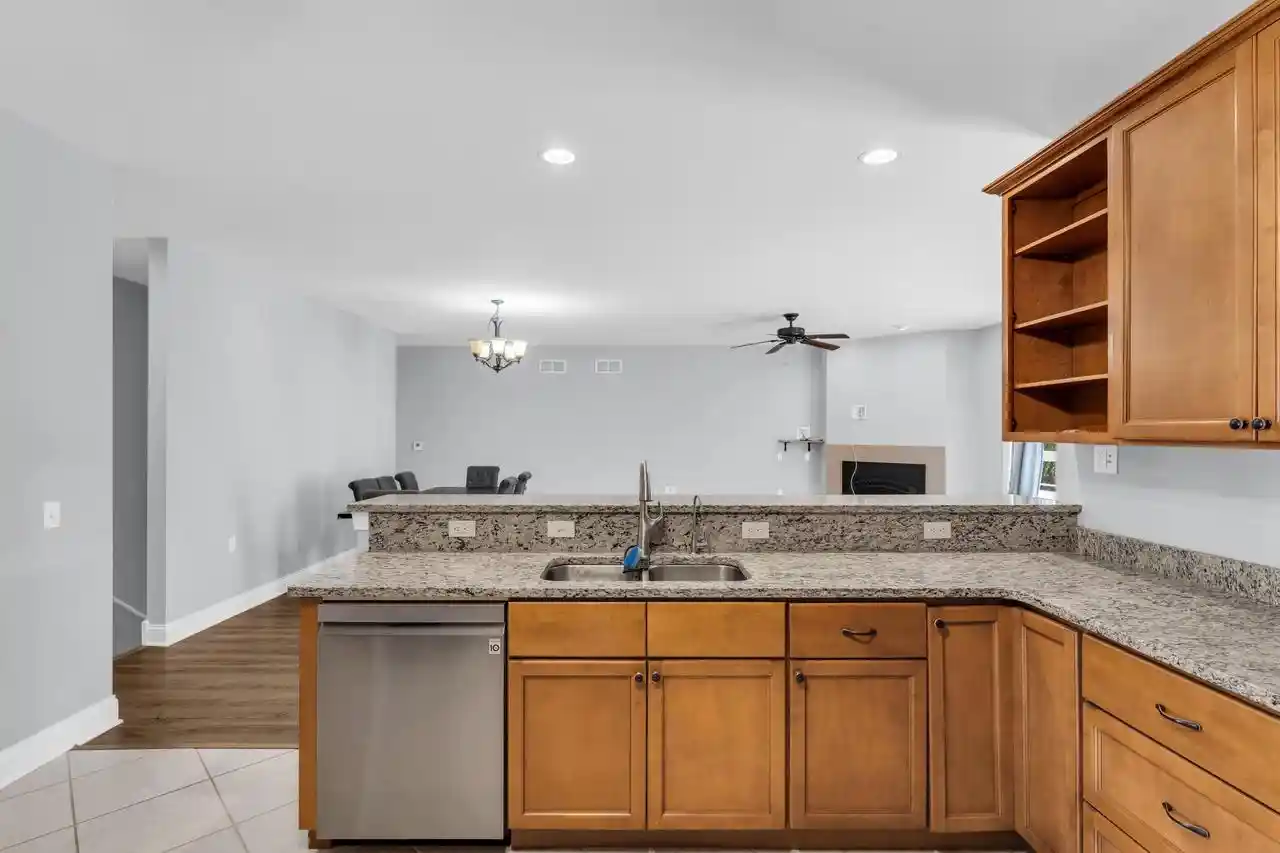 Listing Photo 5 - Condo for sale in building located at 1800 La Salle St St, Lake Geneva, WI 53147 - Unit #2