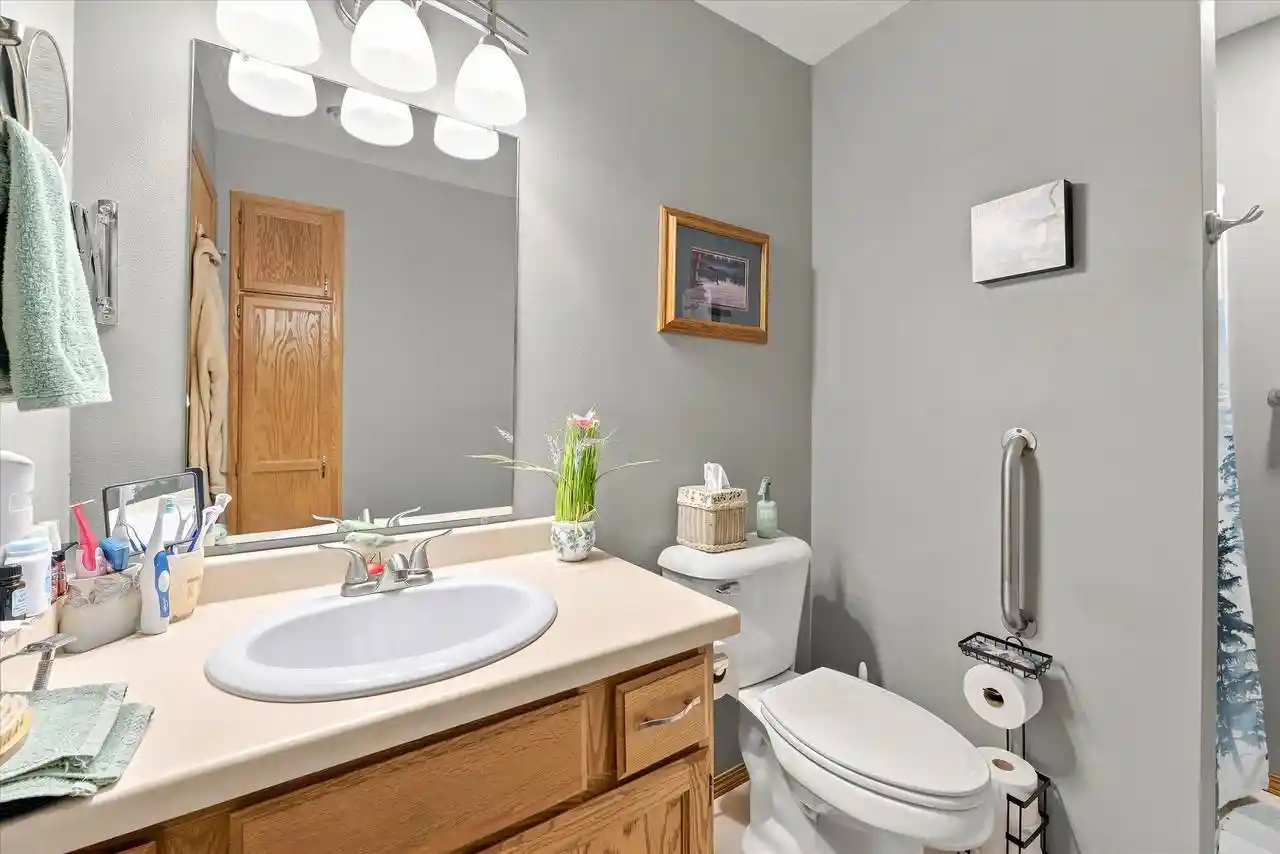 5th image of 140 W Commerce Boulevard Boulevard #206, Slinger, WI 53086 | MLS# 1972111