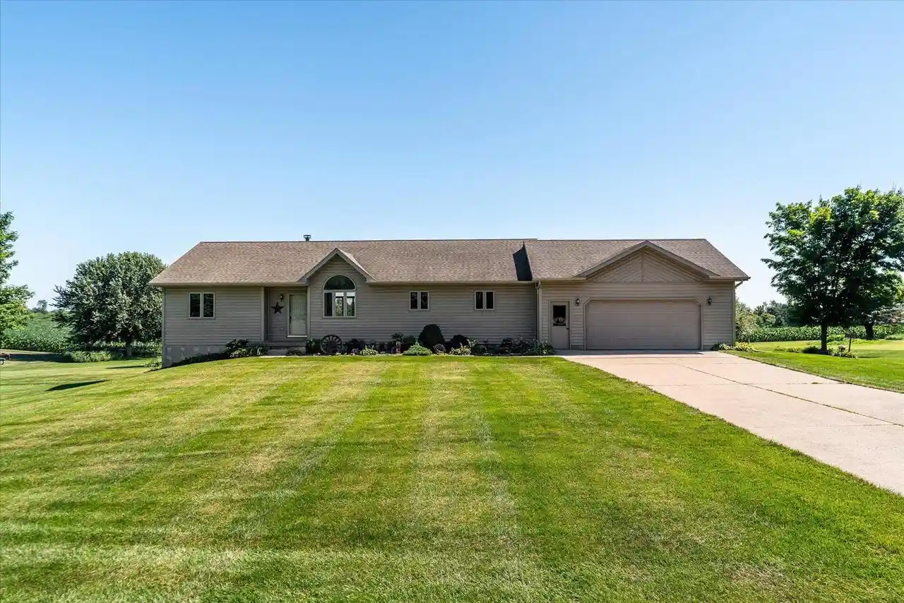 1st image of E7325 Skyline Dr Dr, Viroqua, WI 54665 | MLS# 1972115