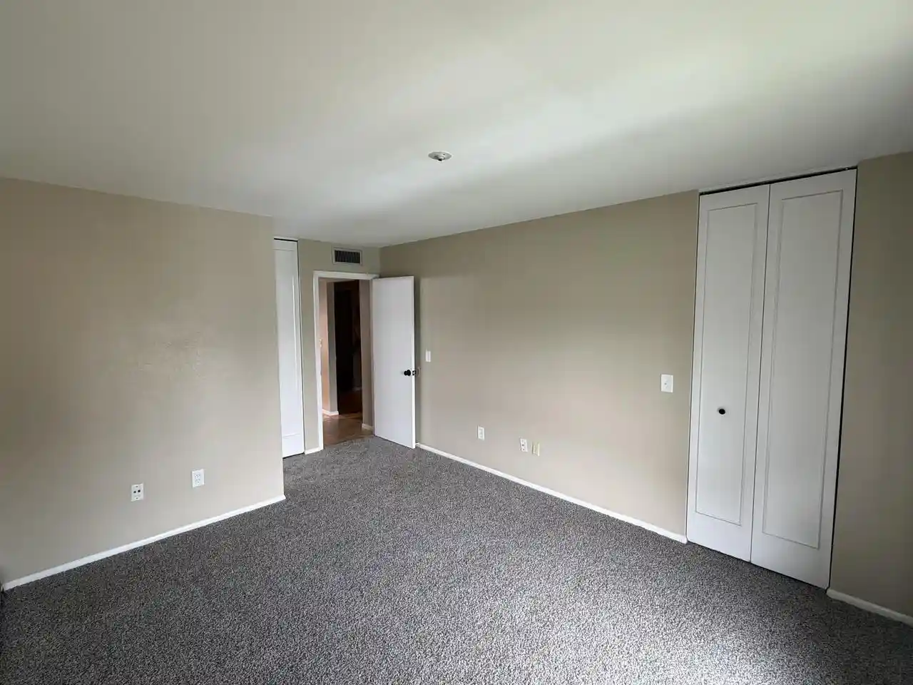 Photo 4 of Condo for sale at 4200 W Rivers Edge Circle Circle #7, Milwaukee, WI 53209 | MLS# 1972118 | Listing updated on 2026-08-03