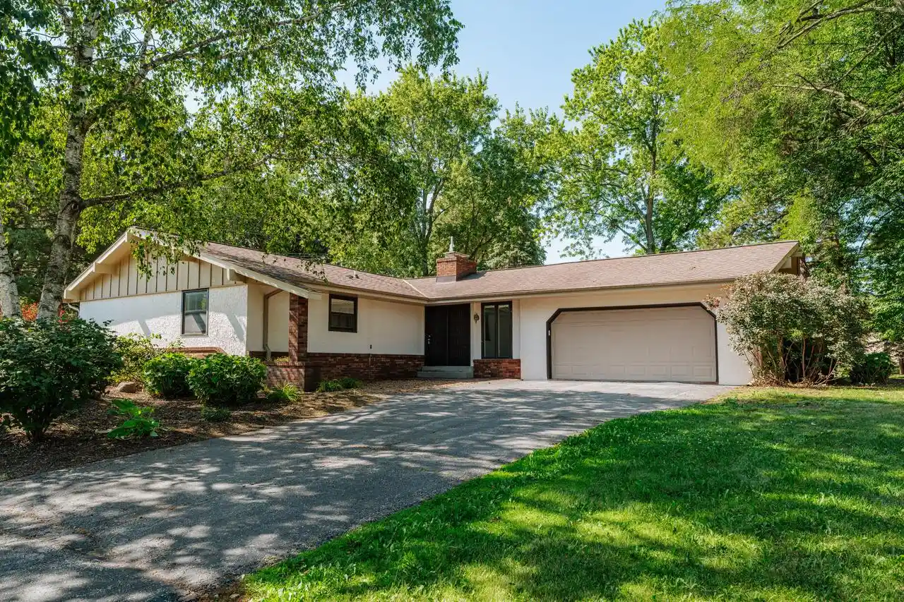 1st image of 15685 Brojan Dr Dr, Elm Grove, WI 53122 | MLS# 1972119