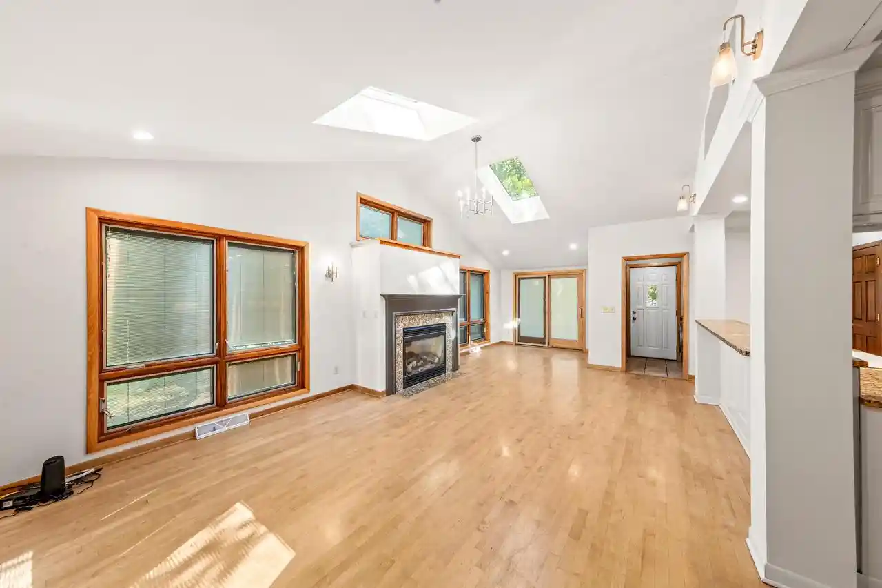 5th image of 15685 Brojan Dr Dr, Elm Grove, WI 53122 | MLS# 1972119