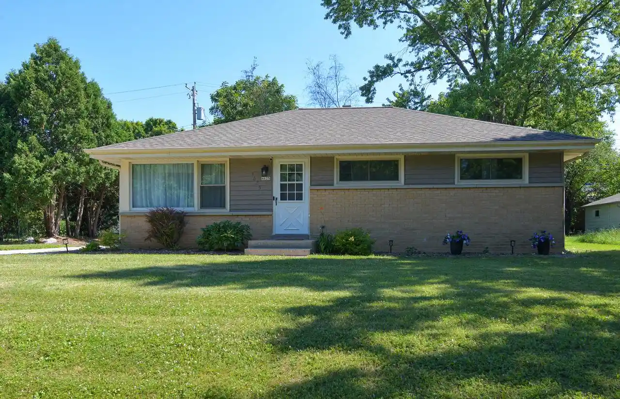 Homes for sale in Brown Deer, WI | 4625 W Parkland Avenue Avenue, Brown Deer, WI 53223 | MLS# 1972124