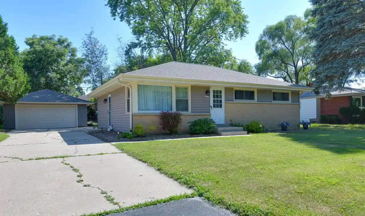 Homes for sale in Brown Deer, WI | 4625 W Parkland Avenue Avenue, Brown Deer, WI 53223 | MLS# 1972124