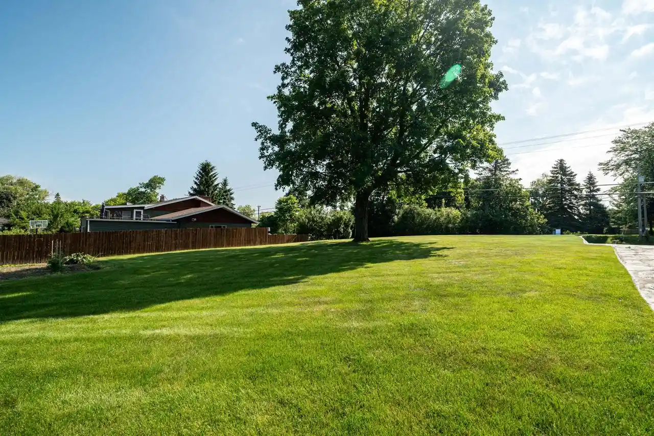 2nd image of 3616 N Newman Rd Rd, Caledonia, WI 53406