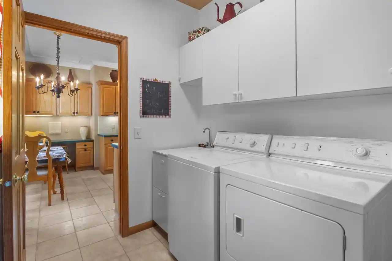 Listing Photo 4 - Condo for sale in building located at 1236 Walker Cup Wy Wy, Lake Geneva, WI 53147 - Unit #4-14